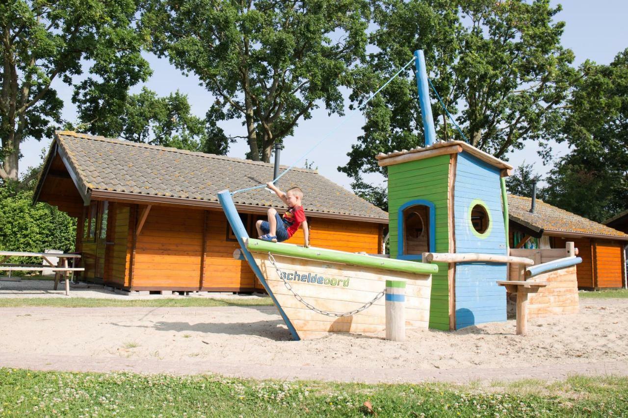 Kleintje Beer Villa Baarland Kültér fotó
